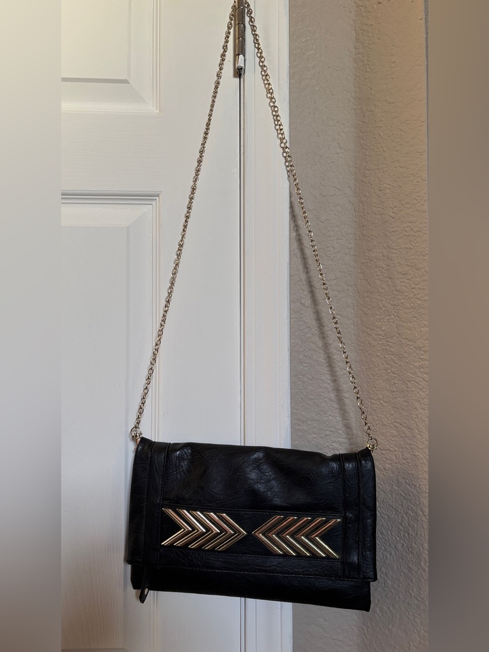 Imoshion Black Faux Leather Crossbody Clutch Gold Chain Chevron Evening Bag